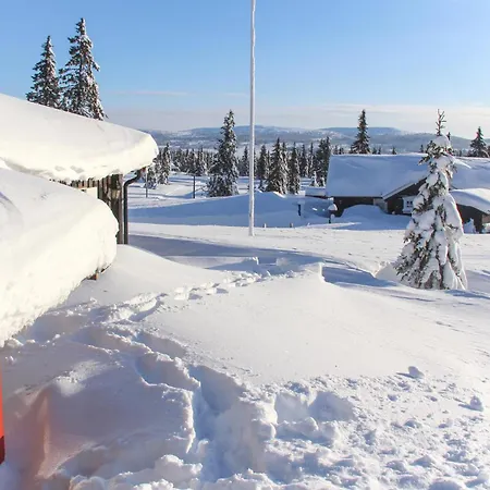 Three-bedroom In * Sjusjoen