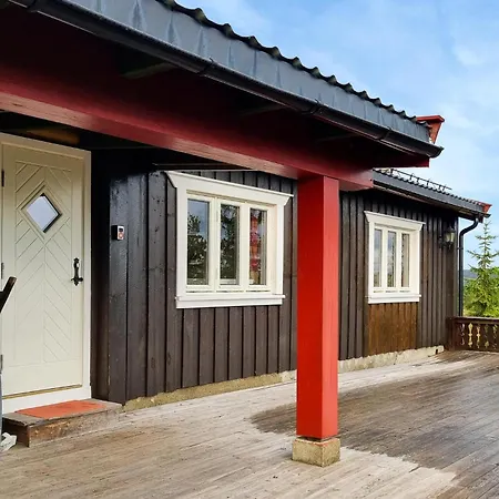 Vakantiehuis Three-bedroom In Sjusjoen
