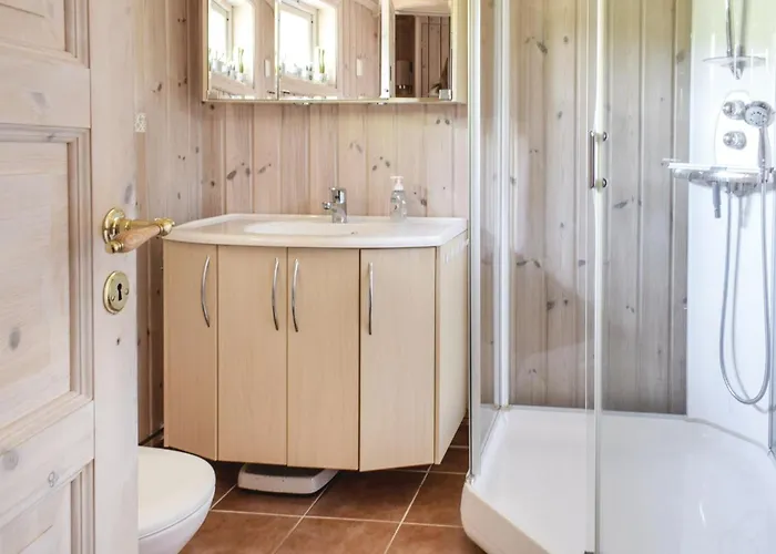 Three-bedroom In * Sjusjoen